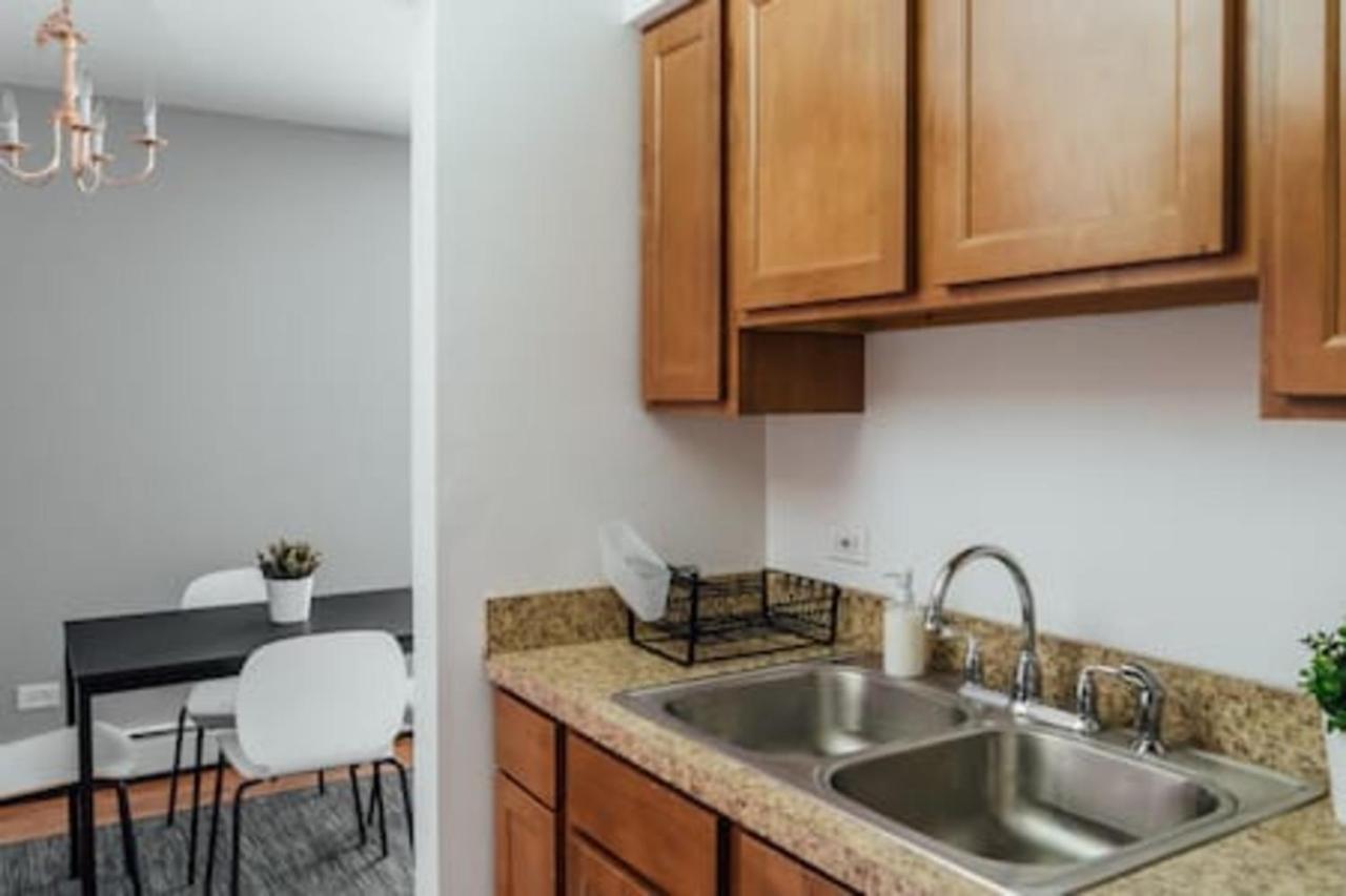 1Br Stylish Apartment, Perfect For Getaway - Oakdale 201 Чикаго Экстерьер фото